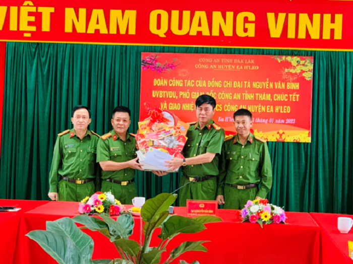 Ban Giám đốc Công an tỉnh thăm, chúc Tết lực lượng Công an huyện Ea H’leo